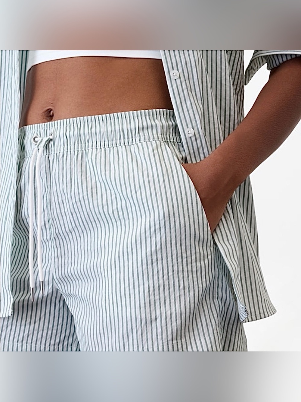 ATHLETA NEW Women’s Midday Shorts Green White Stripe Drawstring Pockets Small